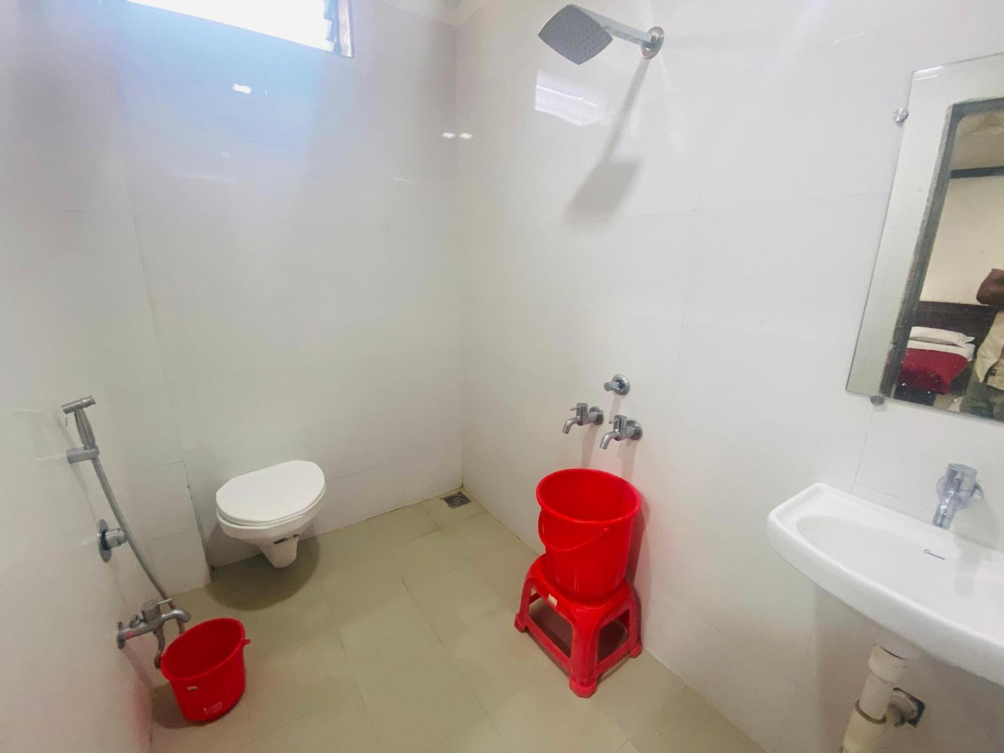 Hotel Sai Bhawani Shirdi Esterno foto